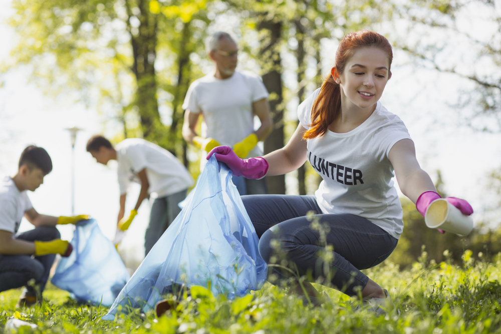 young volunteers, community service, trash pickup 